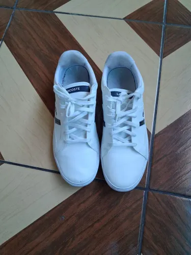 Tênis Lacoste semi novo
