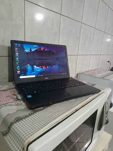 Notebook Acer com 6gb memória, ssd240gb, tecado 100% novo, carregador.