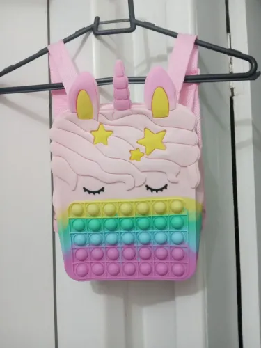Mochila emborrachada rosa unicórnio
