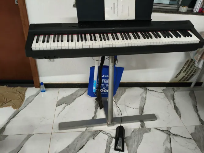 Piano digital Yamaha p-125