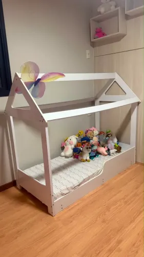 cama montessoriana infantil