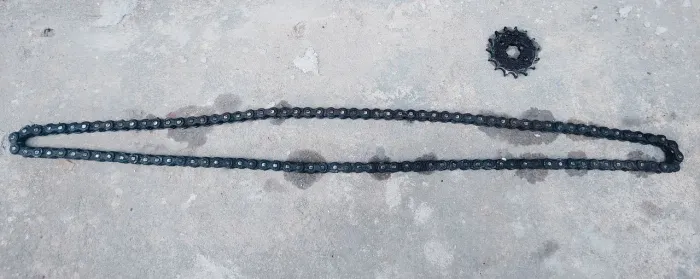 Corrente de moto cg , 20,00 reais 