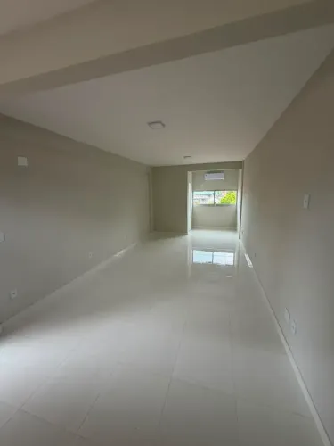 Alugo excelente sala comercial no Tambiá, R$ 1.300,00 Cond. Incluso.