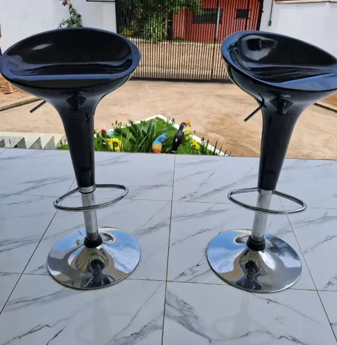VENDO BANQUETAS