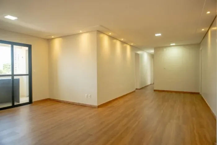 Apartamento 160m² | 4 Quartos | Recém-Reformado | Ed. Lourdes Lamartine | Tirol
