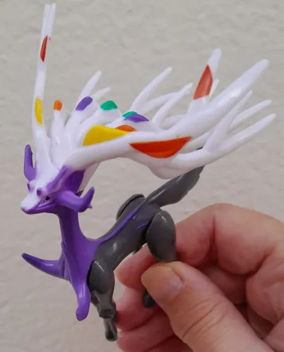 Figura Xerneas Pokémon Lendário