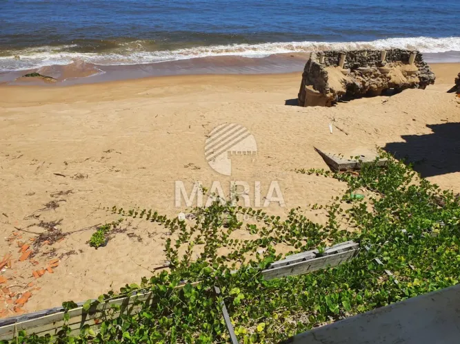 Casa de praia à beira mar com 04 quartos em Barra de Sirinhaém/PE!