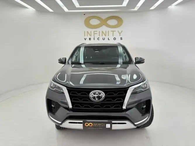 Toyota Hilux SW4 SRX 4X4 2.8 TDI 16V Dies. Aut. 2021