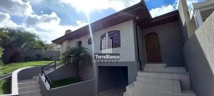Casa à venda com três dormitórios, Ronda, Ponta Grossa, PR