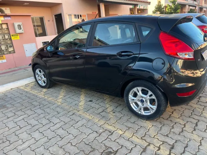 Ford Fiesta SE 1.6 8V Flex 5P 2014