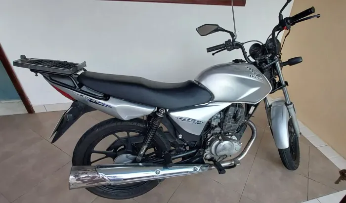 Titan es 2006 