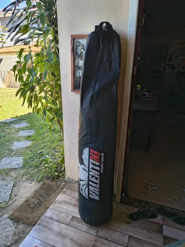 Saco de pancadas/ Boxe 1,60cm Cheio