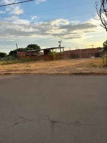 Vende-se terreno 379m2