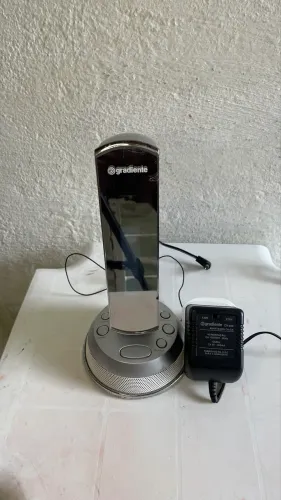Rádio relógio antigo