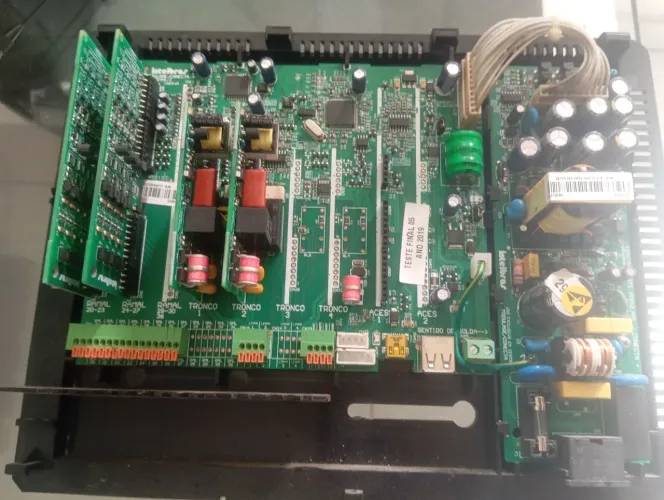 Vendo central PABX conecta plus 2x8 , e uma interface celular ITC 5100 intelbras