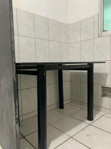Mesa Preta com 4 Cadeiras - 1,20m x 74cm