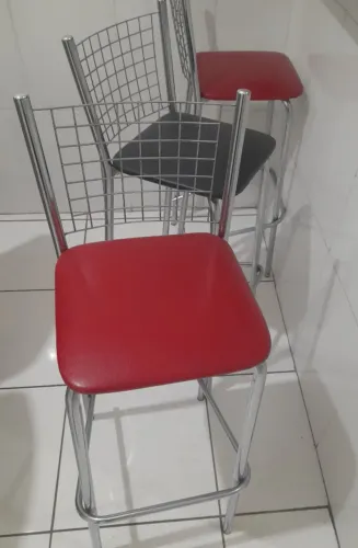 Banqueta alta (três banquetas )