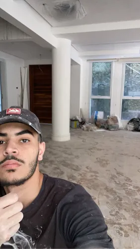 Marido de aluguel, pintor e ajudante