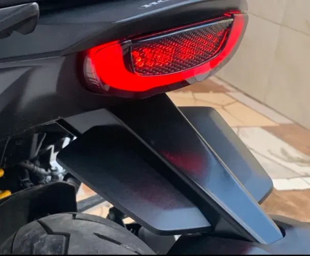 Lanterna traseira Cb300f ou Cb650r pisca alerta embutido fumê