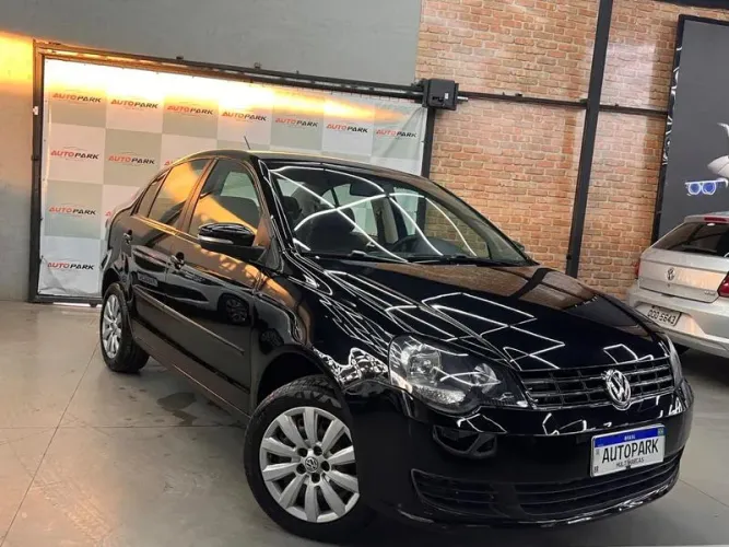 Volkswagen Polo Sedan 1.6 MI 101cv 8V 4P 2014