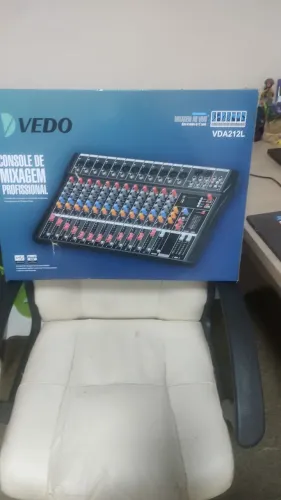 Vendo Mesa de Som, Nova