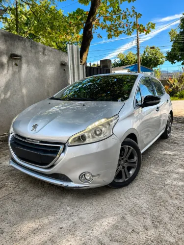 Peugeot 208 Griffe 1.6 Flex 16V 5P Aut. 2014