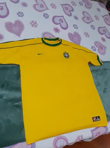 Camisa amarela do Brasil tamanho G
