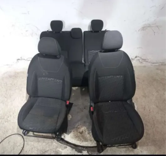 Bancos Nissan kicks 2022