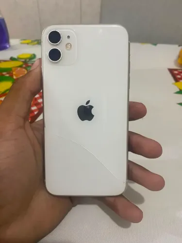 iPhone 11 branco impecável. LEIA A DESCRIÇÃO