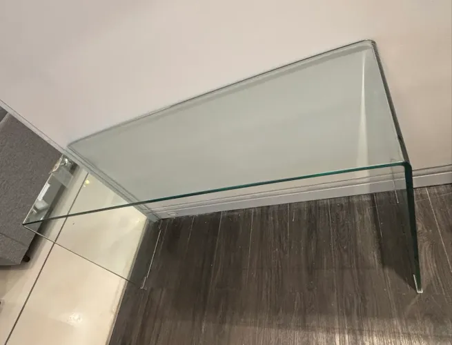 Aparador Vidro TokStok. Tamanho: 1,25 x 0,7 x 0x4