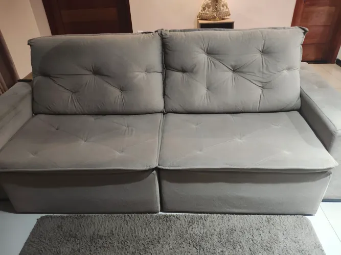 VENDO SOFÁ 3 LUGARES 2,50m . Retrátil e encosto recli Em perfeito estado. Aceito proposta