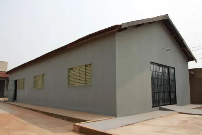 Vendo salão comercial no bairro Tijuca, com potencial para negócios