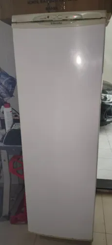 Freezer Vertical Eletrolux F250 Fast Freezing