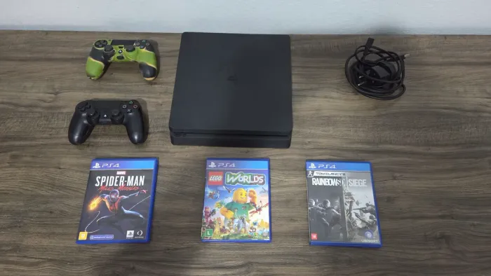 PS4 Slim