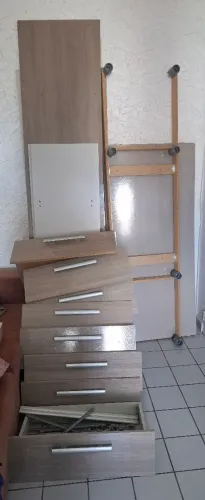 GUARDA-ROUPA 3 PORTAS DE CORRER COM ESPELHO - PARA REFORMA OU APROVEITAMENTO DE PEÇAS