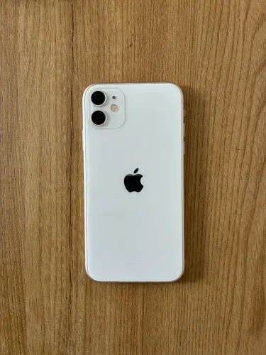 iPhone 11 branco + Carregador