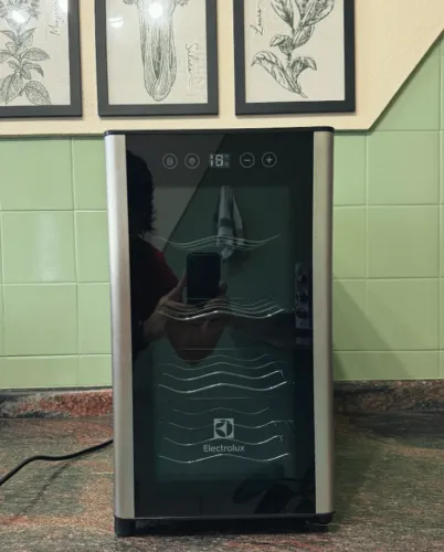 Adega Electrolux 8 garrafas