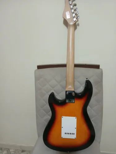 Guitarra Strinberg STS-100 Stratocaster Sunburst - Ótimo Estado