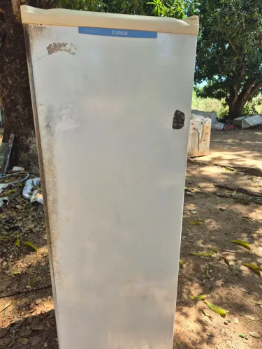 Geladeira  Uma porta funcionando tudo ok ( entrego em vg e Cuiabá) 
