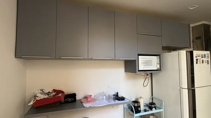 Armário cozinha planejado MDF duplo. Cinza. Feito por marceneiro de primeira qualidade.