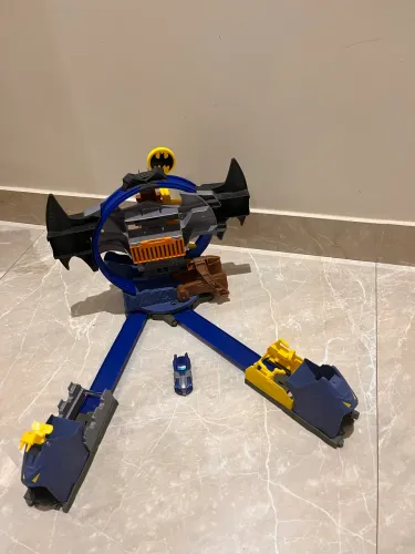 Hot wheels pista do Batman com o carrinho original, Pista City Batcaverna