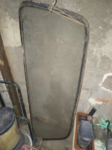 Vendo Parabrisa de Kombi Dianteiro.