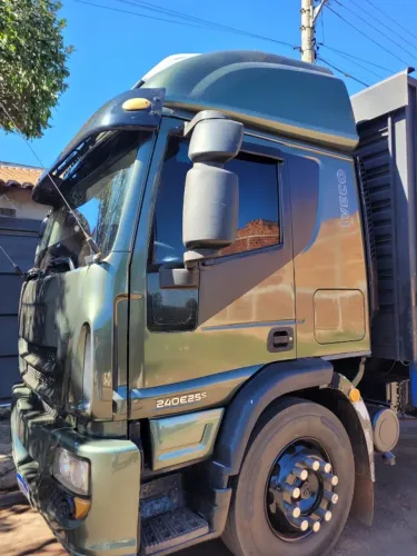 IVECO TECTOR 240E25 2009 - BOIADEIRO 11,20