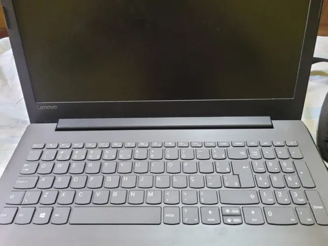 Notebook Lenovo em perfeito estado 