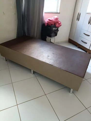 Base de cama de solteiro