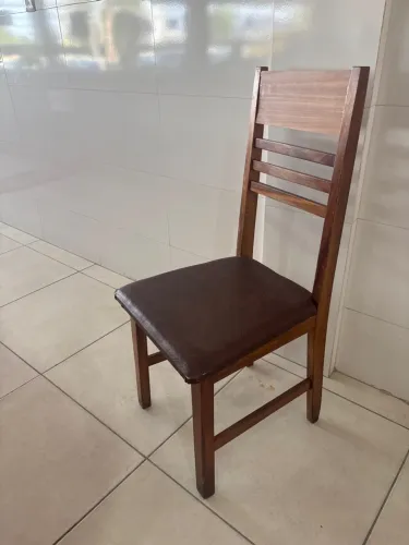 Cadeira de madeira