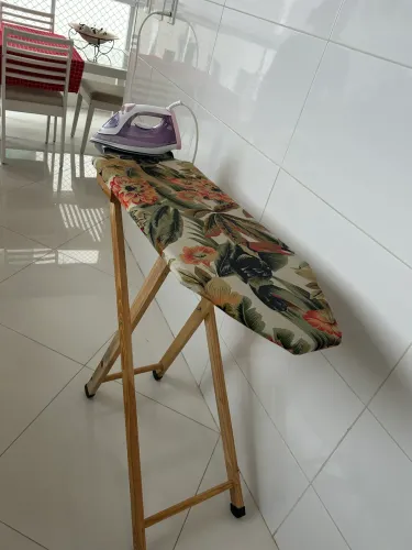 Tábua de passar roupa dobrável em madeira 34x90 cm ótimo estado