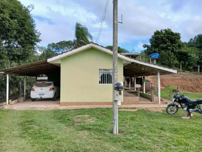 Chácara à Venda - Ideal para Moradia ou Lazer