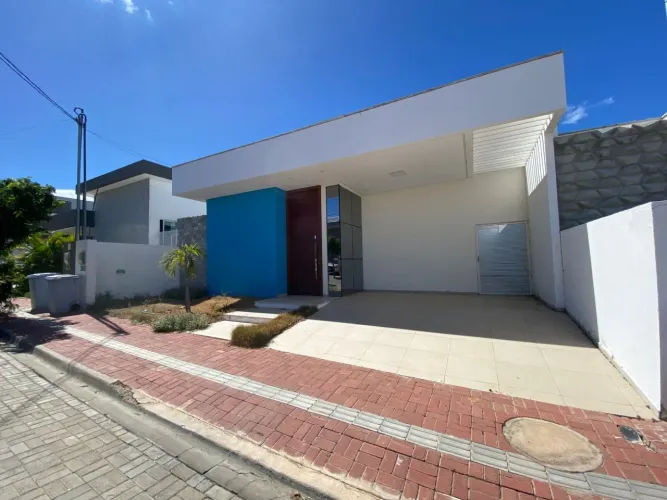 Casa de Alto Padrão à Venda em Petrolina  3 Suítes, Condomínio Fechado e Lazer Completo