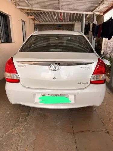 Toyota Etios XLS Sedan 1.5 Flex 16V 4P Mec. 2015